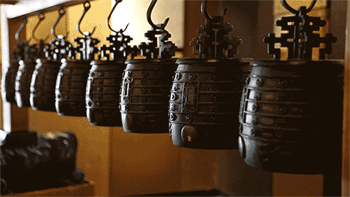 点击屏幕任意位置