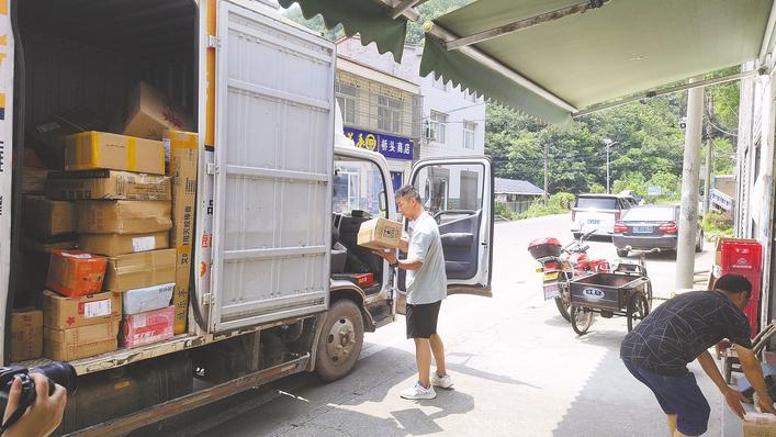 半小时达时代：快递与即配的生态博弈