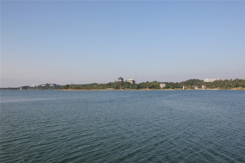 琵琶湖风景区-大洪山地质公园,位于湖北省随州市西南,在随县洪山镇