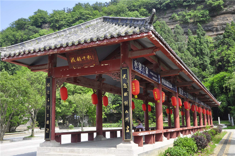 襄阳南漳水镜庄风景区