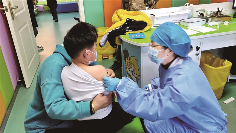 湖北3至11岁儿童有序接种疫苗 专家就家长关心问题答疑解惑