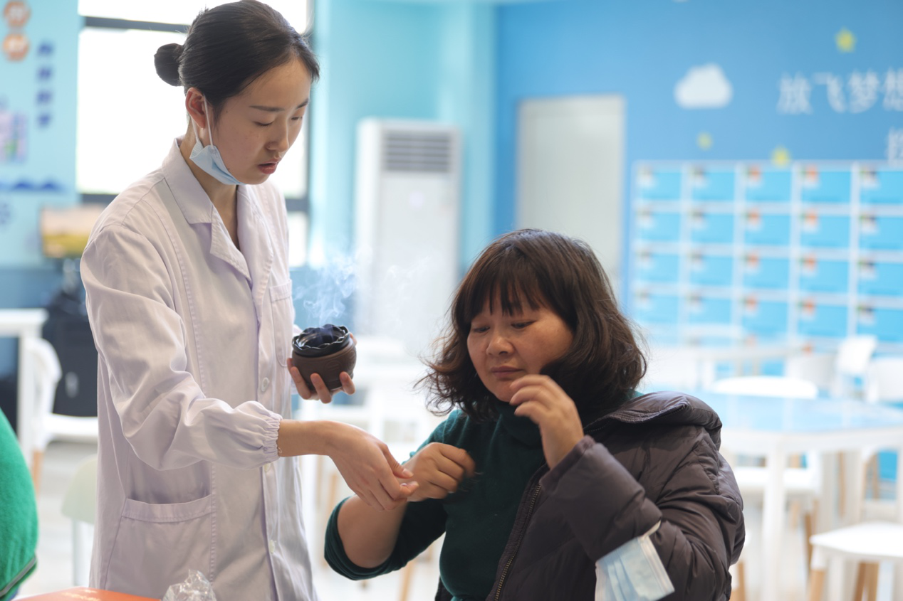 守护美丽"睛"彩世界 近视防控和中医药文化走进汉阳钟家村小学