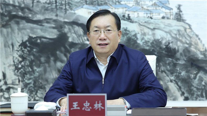 王忠林主持召开社会各界代表座谈会 就《政府工作报告》征求意见建议